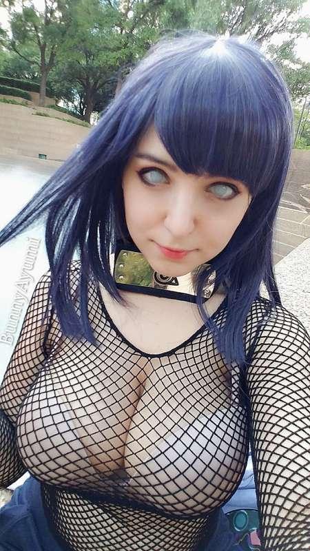 Hinata Selfie