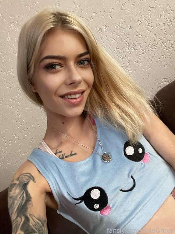Do I look cute in this top ❤️💋