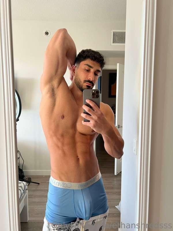 Trimmed the body hair finally feeling smooth, want to feel?