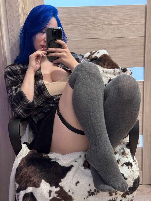 Do you like these stockings?

✧₊⁺ #feet #stockings #petite #curvy #bigtits #bigboobs #bigass #bluehair #goth #alt #altgirl #egirl #cute #young ⁺₊✧
