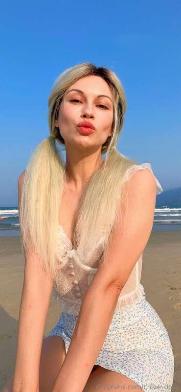 Hey cuties! 🌸 I’m finally enjoying the sunny beaches of Thai..