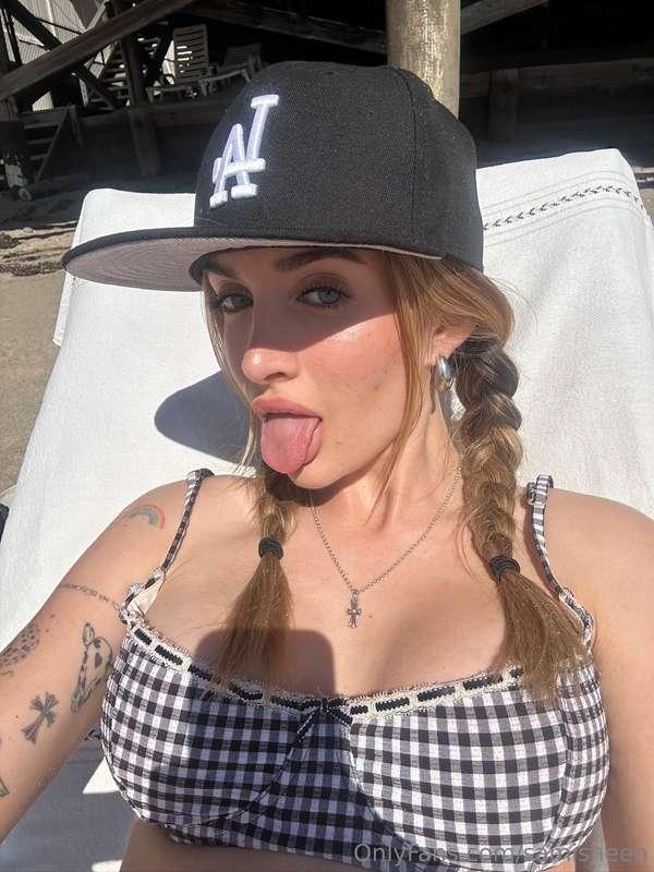 😝
