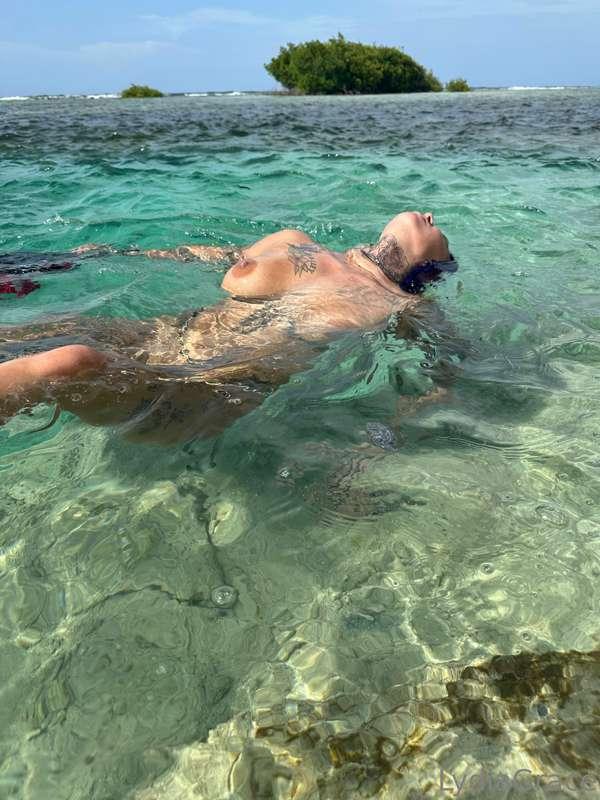 Little swimmy🤿 on a private nude beach in Jamaica ❤️❤️