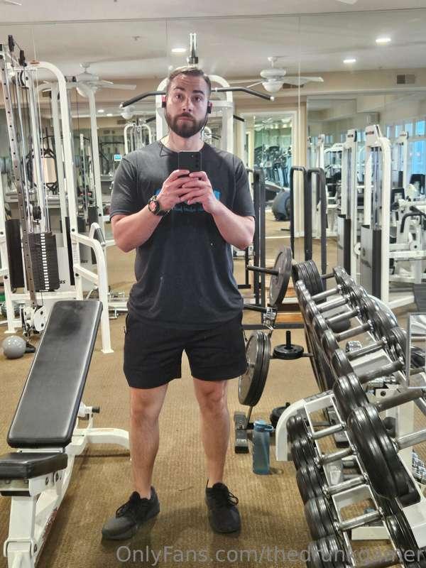 Another gym pic for you all! Im going to make a video this w..