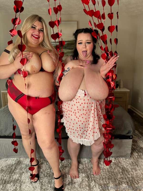 Can you handle two big titty girls?❤️My VIPs always get to s..