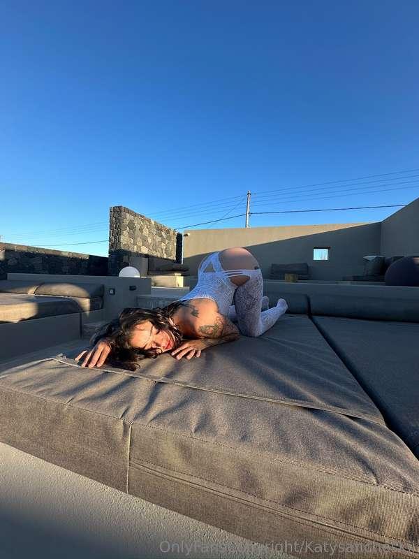 Te espero asi.. me haces tuya?🥵