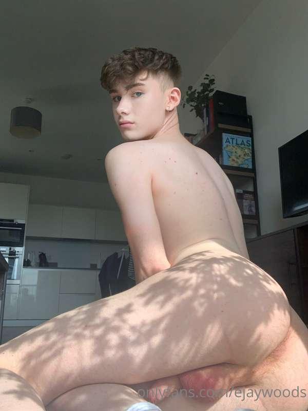 I need some company in between my cheeks 🍑

𝐬𝐞𝐧𝐝 𝐚 𝐭𝐢𝐩, 𝐠𝐞𝐭 ..