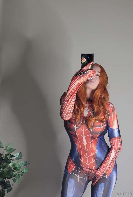 <3