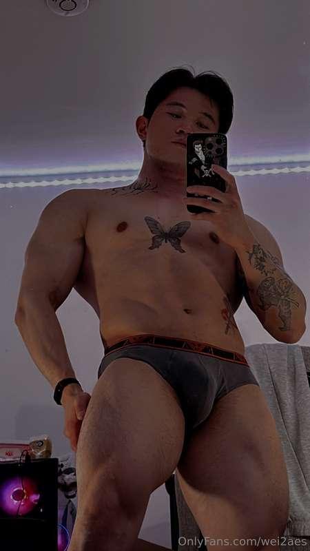 I'm in the mood for some cuddles and Netflix... Do you recom..