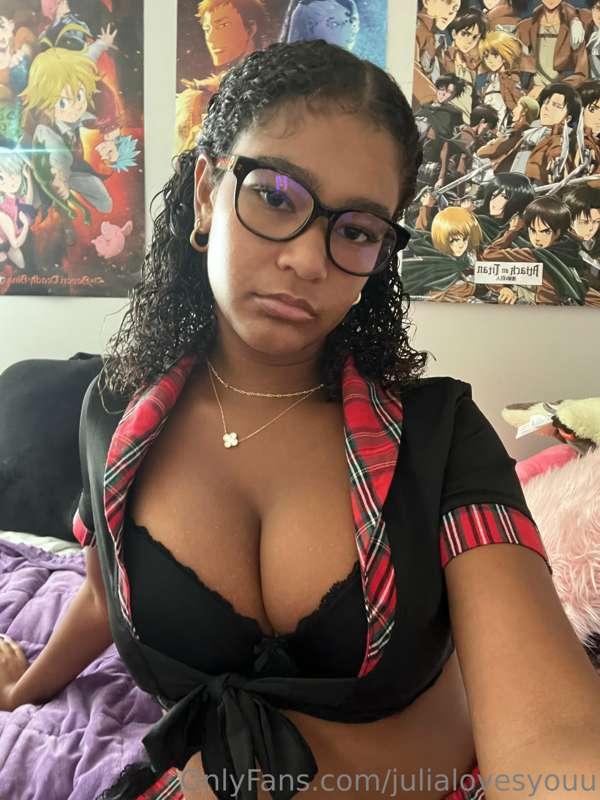 Back to school never looked so sexy 🌶️🌶️