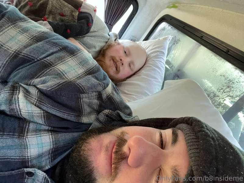 I love going on trips with baby @roaminghog