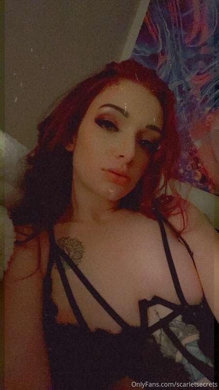 good morning from bed 🖤