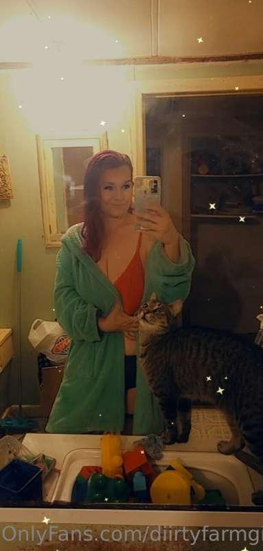 LOVE dressing up 🥰
Wanna see more....? 😘