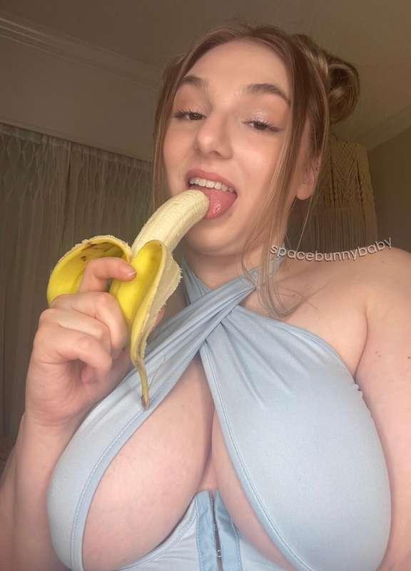 🍌 fun fact: bananas are (one) of my fav fruits