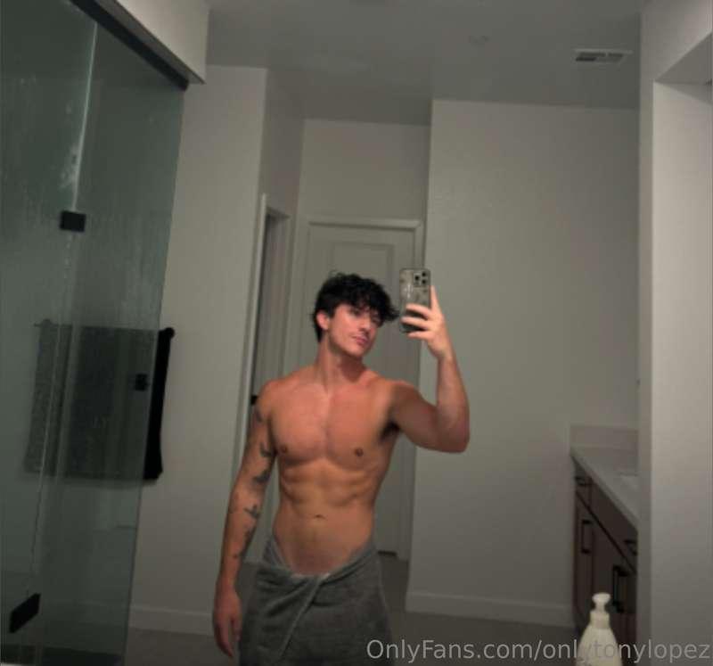 you wanna lick up my mess off my abs? ;)
