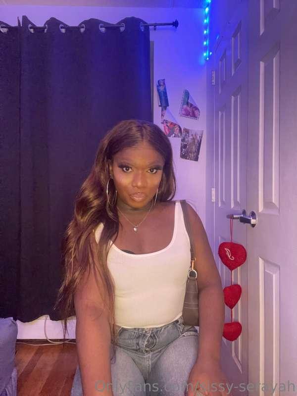 NEW PICS (NO NUDITY) 💕

Am I Girly Enough For You?