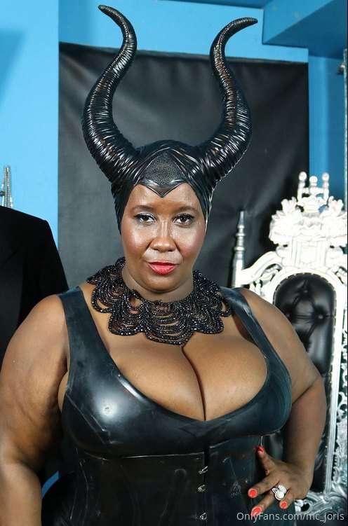 I love this picture of my Mistress, do you agree?