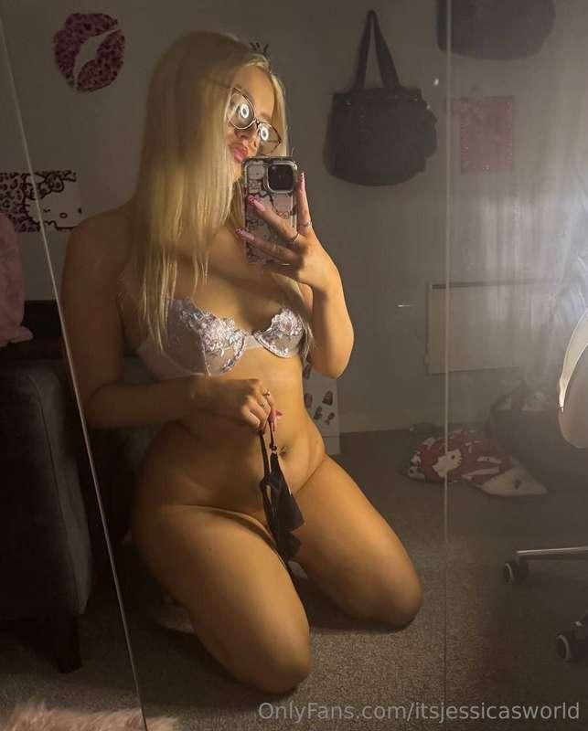 Am I your favourite? 😉💕