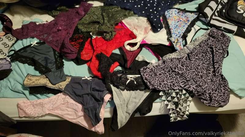Again I'll put up this sale. 1$ per photo of my ass in a tho..