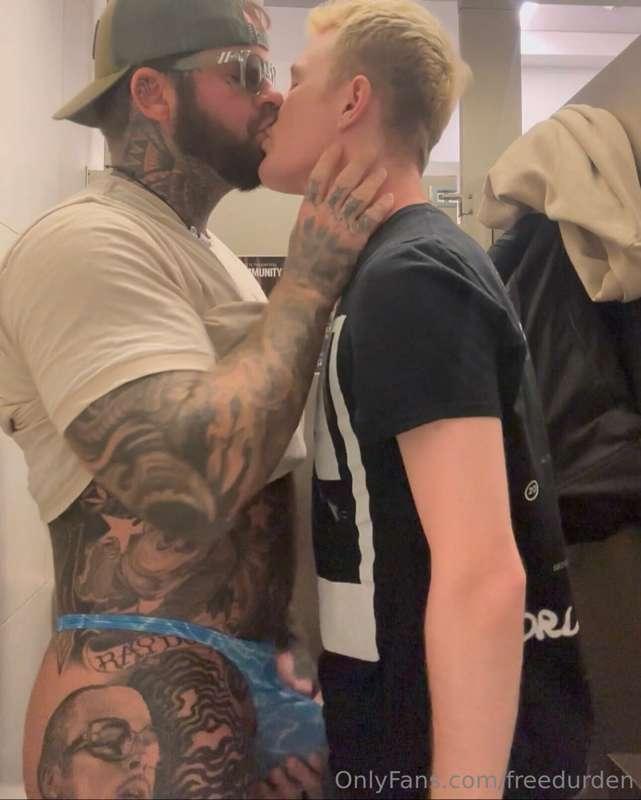 Kisses daddy 😘 
@aussie.twink.benny