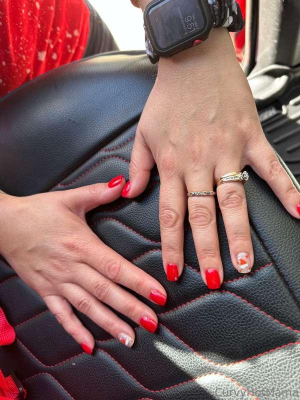 Nail day. These would look good wrapped around your 🍆