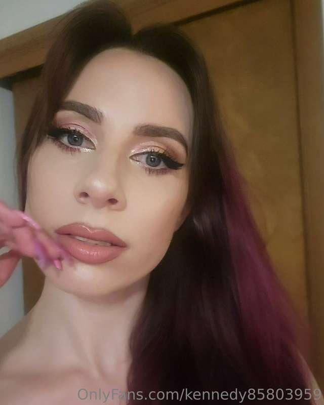 Hey babes I am back. I'm going to be posting alot more conte..