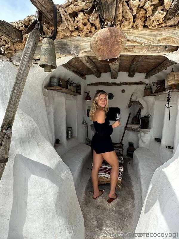 I am RESPONDING TO EVERY DM on @cocoyogi 🥰I ONLY respond to ..