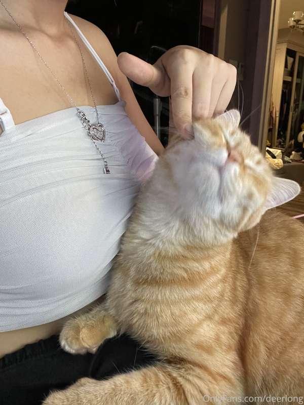 ตื่นสายค้าบบ เอาแมวจ้มมาง้อนะ อิอิ ❤️🐈
#Onlyแฟนในจินตนาการ
_..