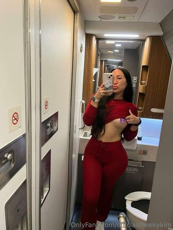 When is someone gonna wife me up and put me on a jet 😇 Whoev..