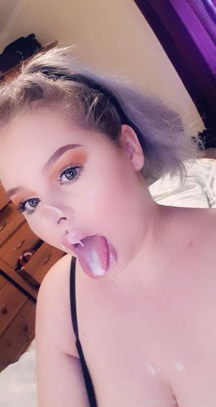 https://onlyfans.com/bigboobs9855