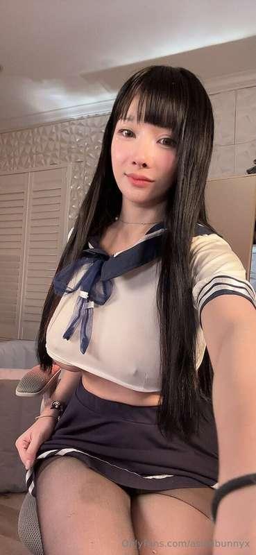 on a scale of 1-10 how badly do you want to motorboat me? 😍