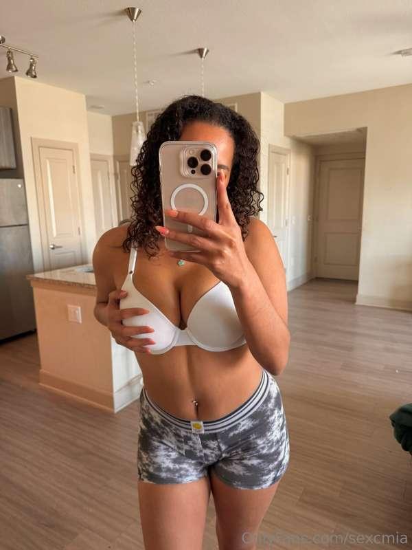 they’re behaving… barely 😇🍒