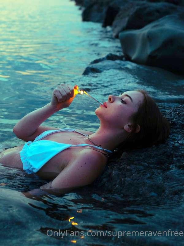 Thanks God I did quit 
But looks hella hot)
