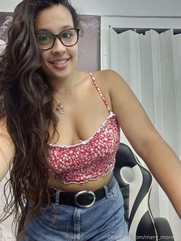 O un sexting? se me ocurren tantas cosas que enseñarte?🤤