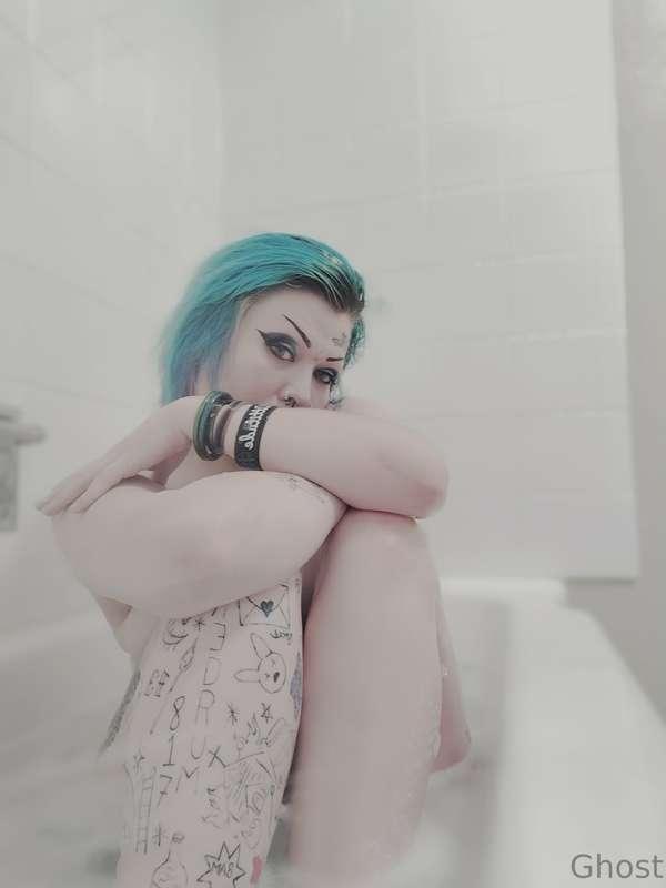 Wish you could bathe me ? 
It's okay baby me too.  🥺🖤