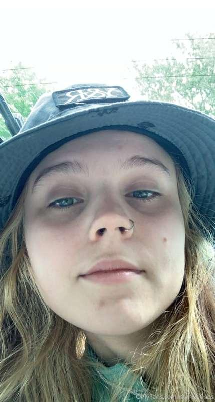 Hiiiii
Comment some cute photo shoot ideas you’d be interest..