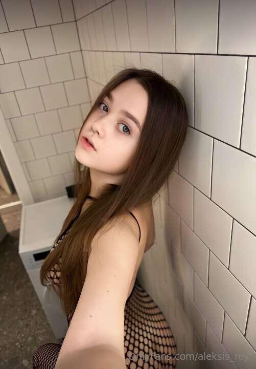 ## @maryylove her tight huge ass needs your hard cock inside..