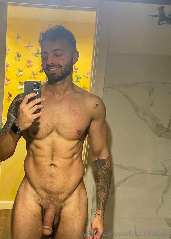 Follow the Sexy Versatile @chris_levant, a Big Boy from Ital..