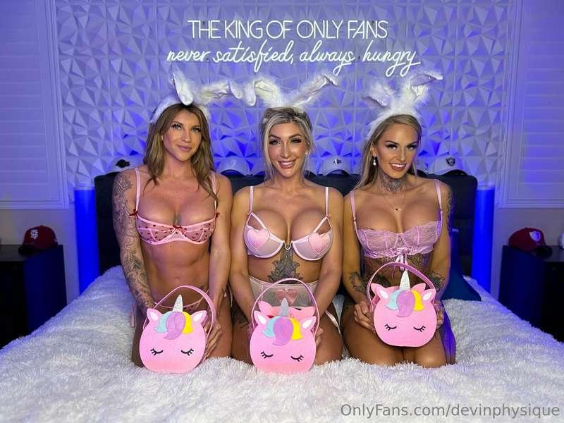 3 SEXY BUNNIES LOOKING FOR THE GOLDEN COCK TO SHARE 😈CUMSHOT..