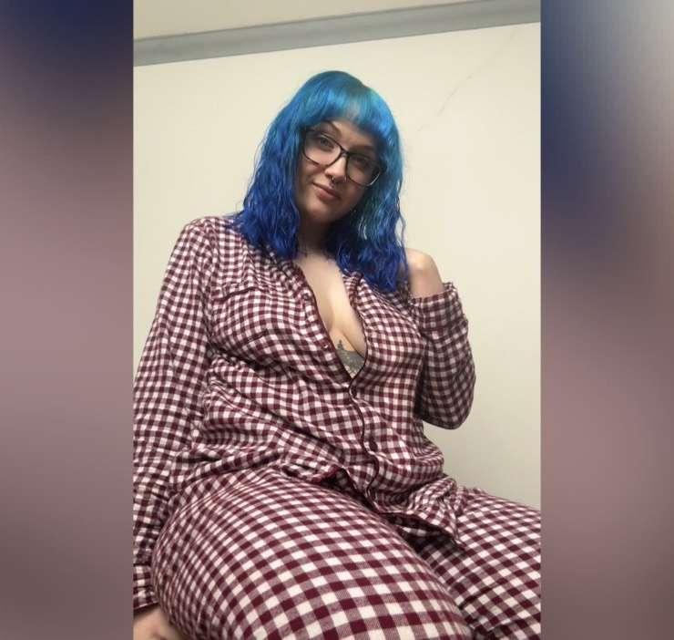 Andie in pyjamas 