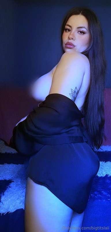 Good morning daddy . .I have a surprise for you , write me 🫦..