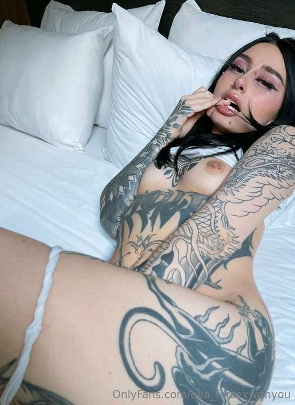 This horny slut @badkittymia missed university and was left ..