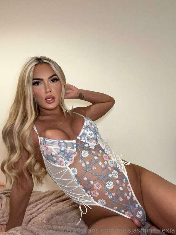 I want you to rip this off me and start sucking my princess ..