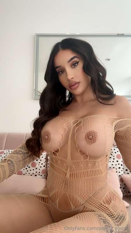 Who’s ready for a wet and wild Wednesday with me?! 🥵