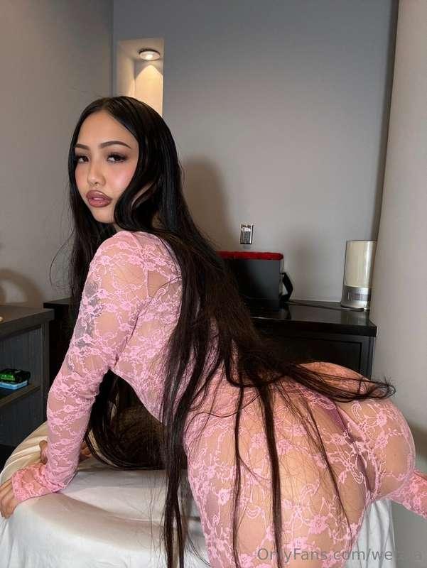 Is it just me, or did things just heat up a little?🌸