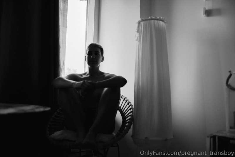 pregnant_transboy image #0