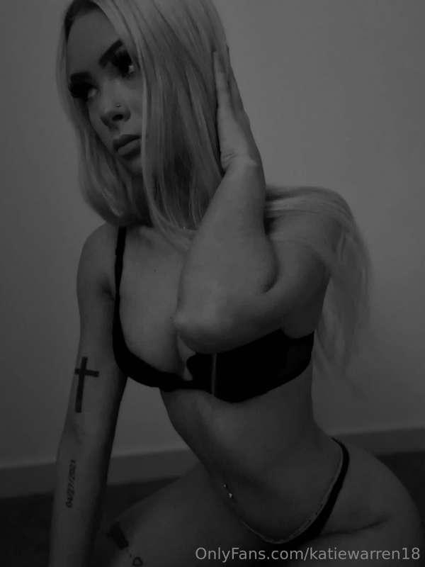 My little sister just joined onlyfans😍 her page is FREE💋 @ha..