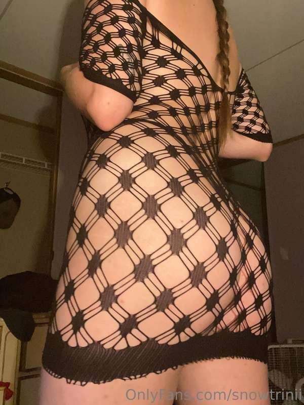 Quick little dress haul in my messy room