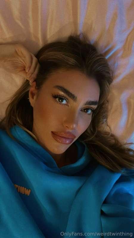 Are you a cuddler yes or no? ¨̮