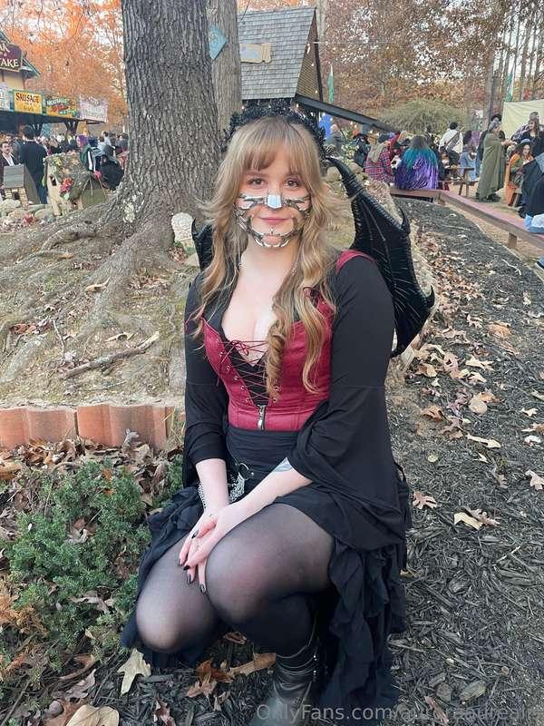 i had such a fantastic time at the fall fling renfest!!! i l..